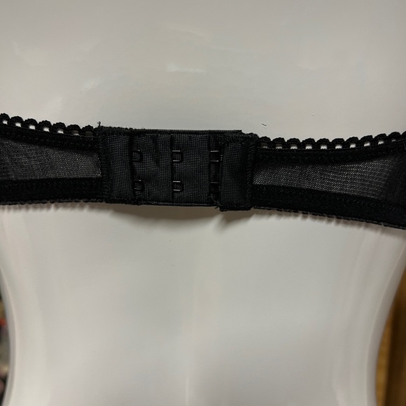 VGUC convertible bra with sequined adornments - Picture 2 of 3